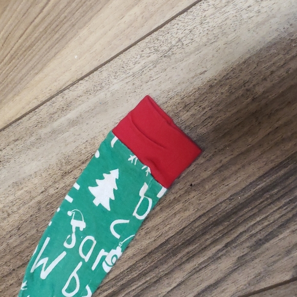 Green and White Christmas themed long sleeve sz 6 Carter's pajamas - Picture 8 of 10